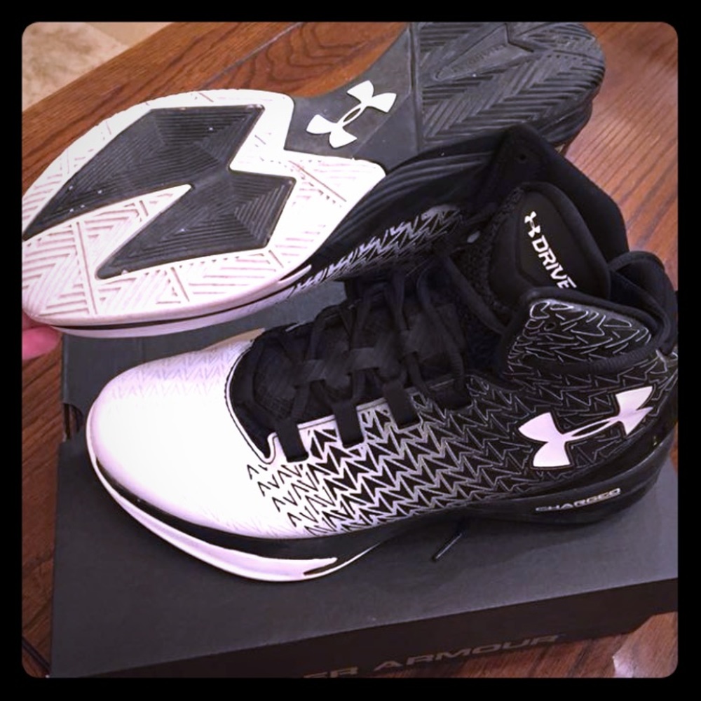 men’s Under Armour basketball shoes